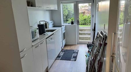 1 Bedroom - Hillpark - Photo 2