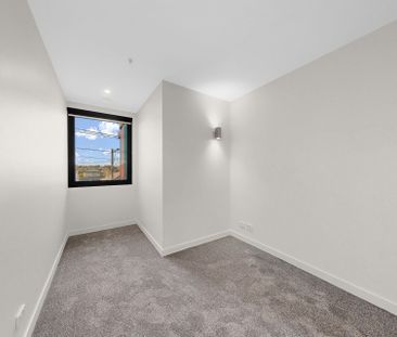 Stylish Two-Bedroom Apartment with Modern Amenities in a Prime Loca... - Photo 5