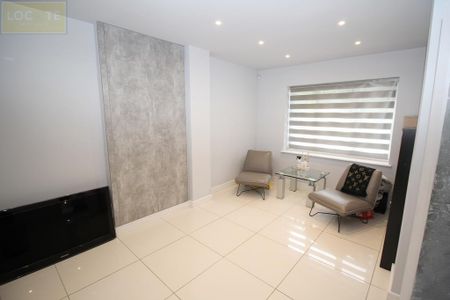 4 bedroom detached house to rent - Photo 4