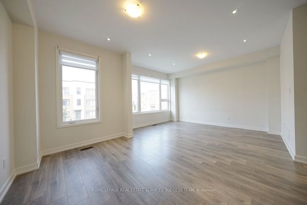 For Lease - 3074 Ernest Appelbe Boulevard, Oakville, Ontario - Photo 1