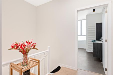 VOLLEDIG GERENOVEERD HUIS MET 3 SLPKS EN TUIN - Foto 4