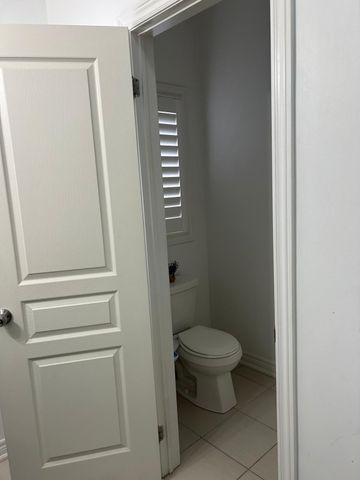 For Lease - 21 Humberstone Crescent, Brampton, Ontario - Photo 5