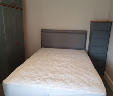 4 bedroom house, 1 en-suite - Photo 4