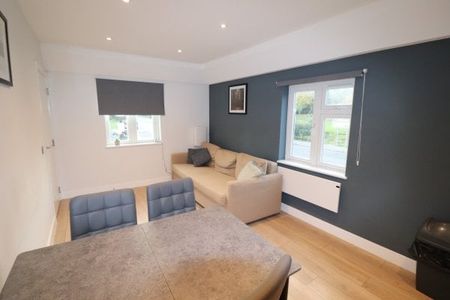 Hutton Road - Shenfield, Property for rent - Photo 2