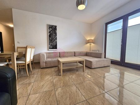 Duże 3 pokojowe mieszkanie na wynajem długoterminowy - Photo 2