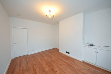 2 bed House - Terraced for Rent - Photo 2