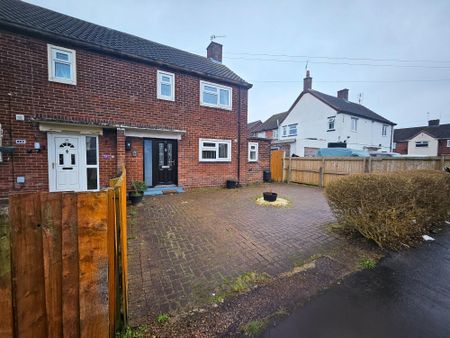 Maplewood Avenue, Deeside, Garden City - Photo 5