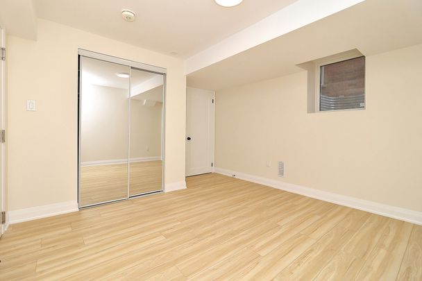 For Lease - 373 CREEK PATH Avenue, Oakville, Ontario - Photo 1