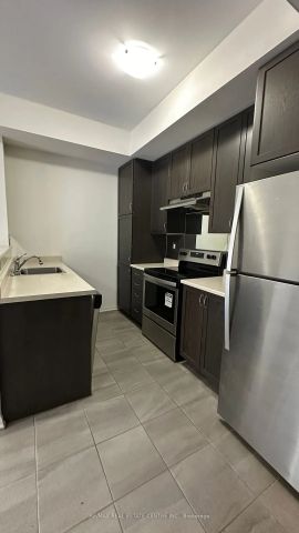 Condo Townhouse For Lease | W9259904 - Photo 4