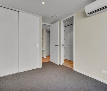 Furnished or Unfurnished - your choice integrated Liebherr fridge/ ... - Photo 1