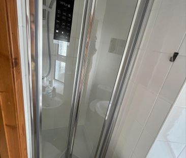 1 bedroom bedsit to rent - Photo 3