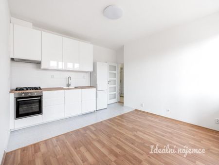Pronájem bytuRenting an apartment 2+kk, 37 m2 - Фото 3
