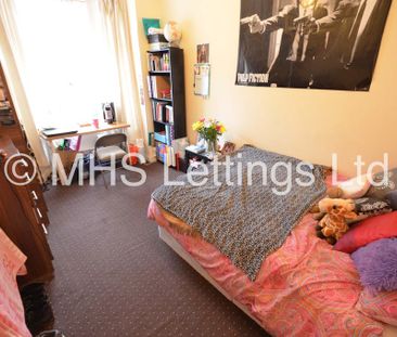 4 Bedroom Mid Terraced House for rent in Ashville Avenue - Photo 3