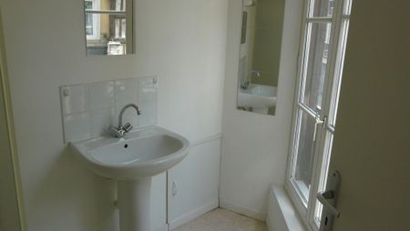 Location Appartement 2 pièces 27m² - Photo 2