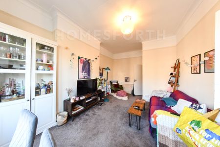 2 Bedroom Flat - Photo 3