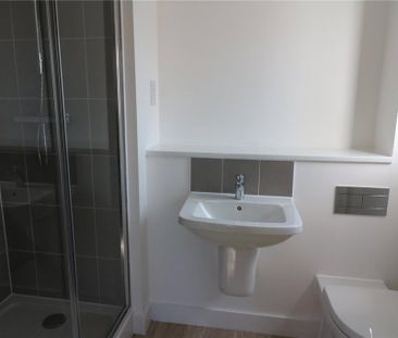 2 bedroom semi-detached house to rent - Photo 5