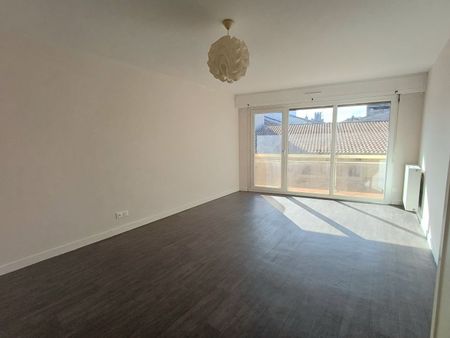 Location Appartement 2 pièces 52m² MONT DE MARSAN 40000 - Photo 3