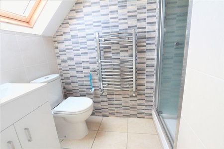 Property to rent - Photo 2