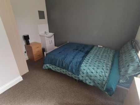 6 bedroom terraced house to rent - Photo 3