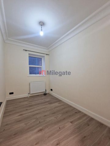 3 bedroom flat to rent - Photo 4