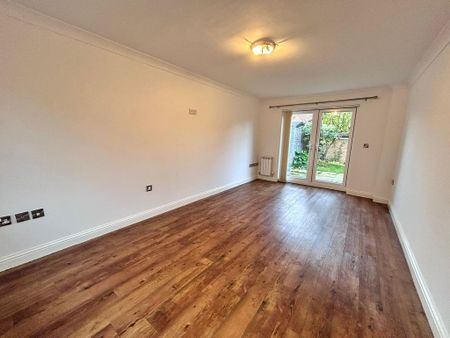 3 bedroom detached house to rent - Photo 2