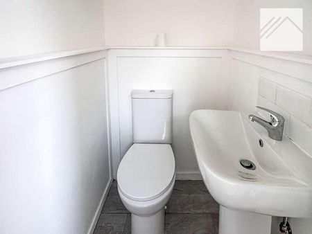 Brewster Close, Canvey Island, SS8 - Photo 3