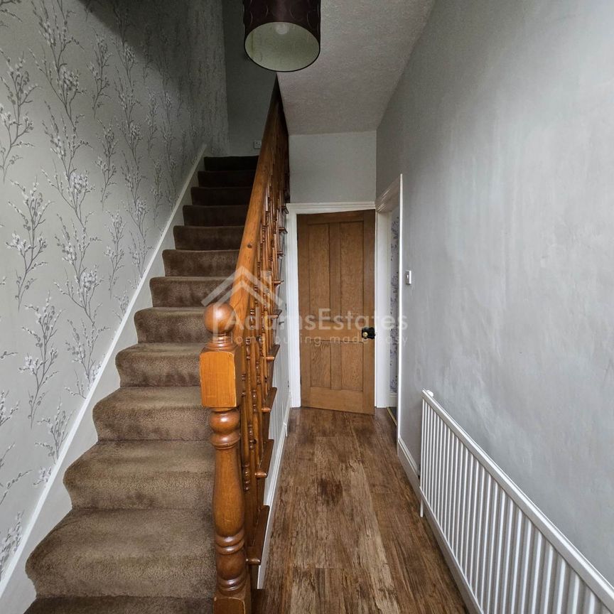 Price £1,000 pcm - Available Now - Unfurnished - Photo 1