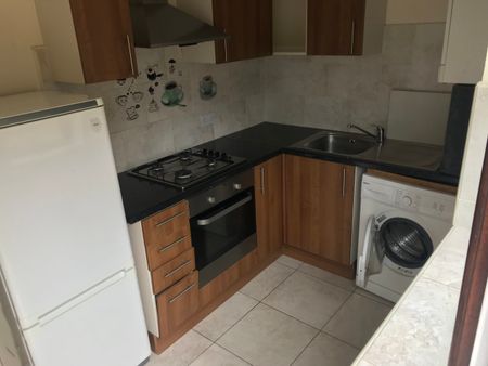 Uxbridge Road, Feltham - Photo 3