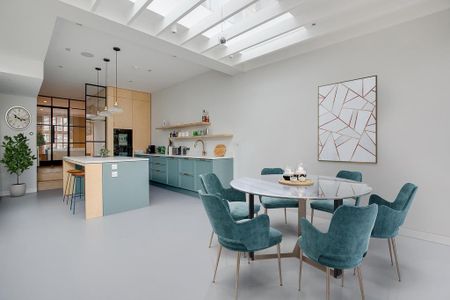 4 bedroom townhouse to rent - Photo 2