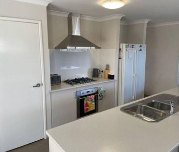 Secret Harbour Lock & Leave - View Saturday 11am 29 November - Photo 4