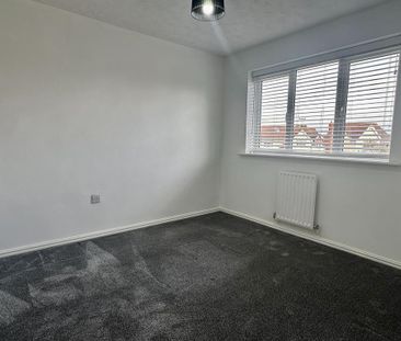 4 bedroom detached house to rent - Photo 4