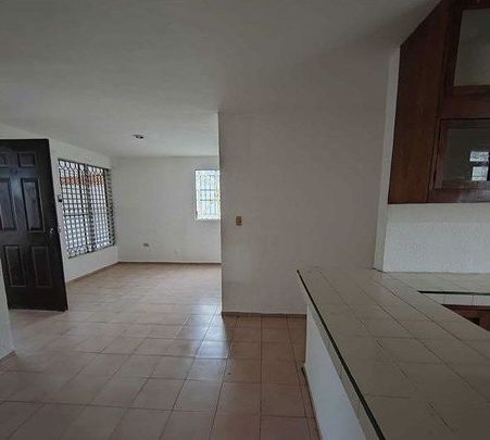 CASA EN VENTA, ESQUINA, TERRENO EXCEDENTE - Photo 1