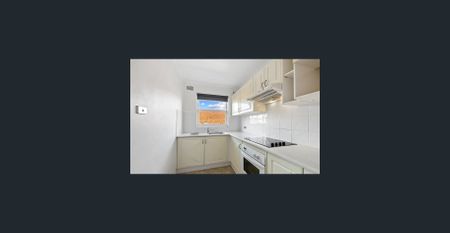 BRIGHT BEACHSIDE APARTMENT W/ LOCKUP GARAGE - Photo 5