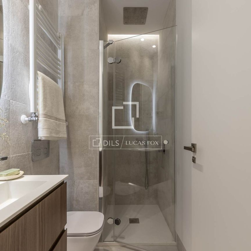 Excellent 2 Bedroom apartment for rent in Recoletos, Madrid - Photo 1