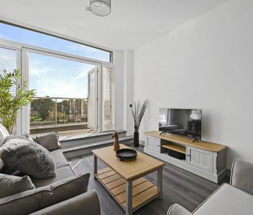 2 bedroom penthouse to rent - Photo 2