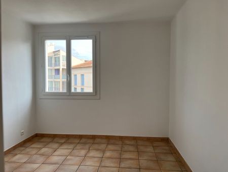 Location Appartement 3 pièces 75m² - Photo 5