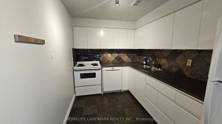 53 McCaul Street #646 - Photo 5