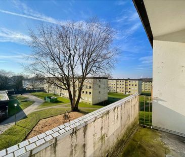 Geräumige 3-Zi.-Wohnung mit Balkon! - Foto 1