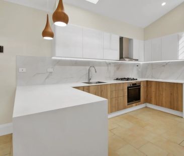 Location & lifestyle - Photo 6