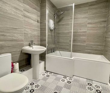 2 bed Flat for rent - Photo 6