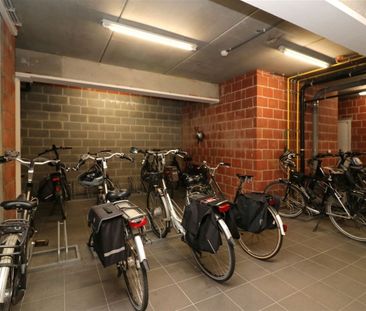 Appartement met 2 slpk., autostaanplaats en terras in centrum Aarschot - Foto 1