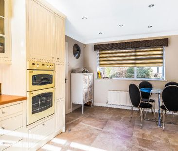 4 bedroom detached house to rent - Photo 6