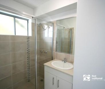 THIS PROPERTY IS ALL ABOUT LOCATION ! PERFECT POSITION IN BEAUTIFUL... - Photo 5