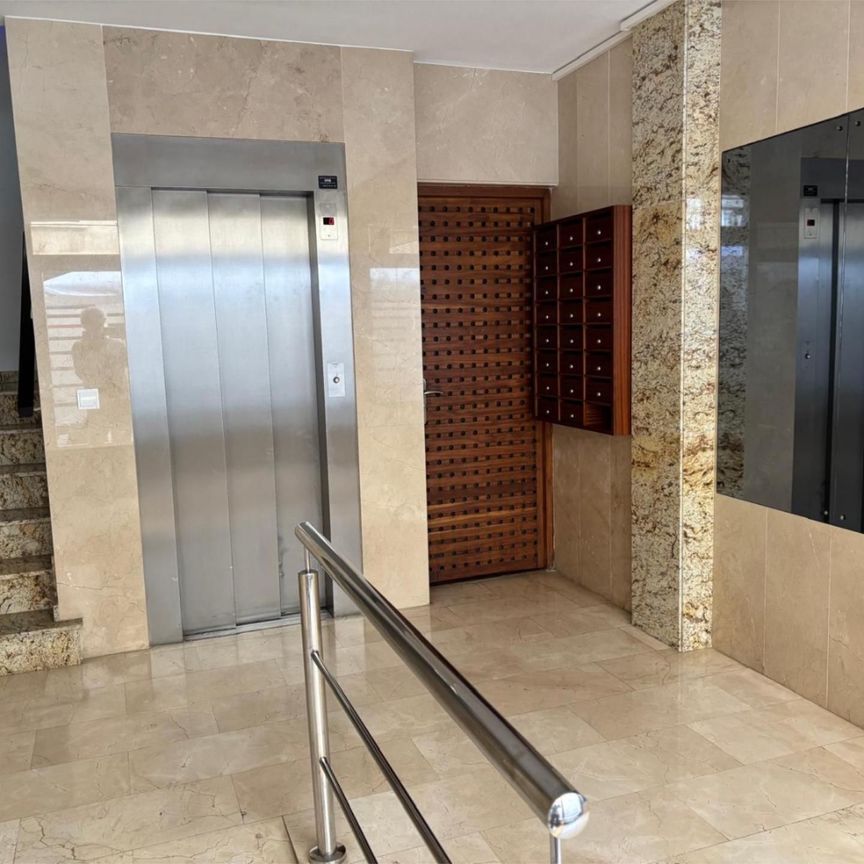 Piso de alquiler en Calle Periodista Pirula Arderius, 2, Barrio del Centro - Photo 1