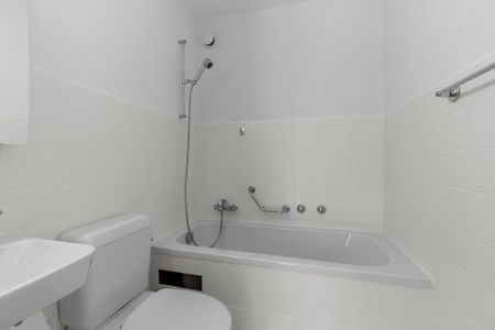 Grosse Aktion! - Gemütliche 3.5 Zimmer-Wohnung mit Balkon! - Foto 5