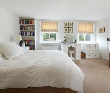 4 bedroom end of terrace house to rent - Photo 6