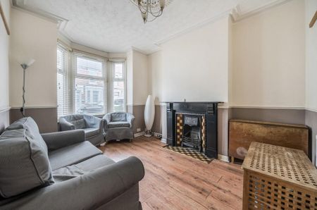 3 bedroom terraced house to rent - Photo 2