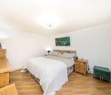 3 bedroom end of terrace house to rent - Photo 5