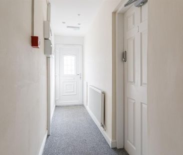 1 bedroom in a house share to rent - Photo 6