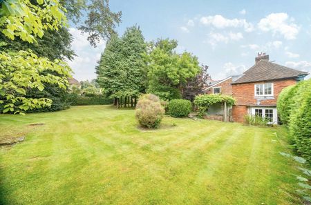 3 bedroom detached house to rent - Photo 3